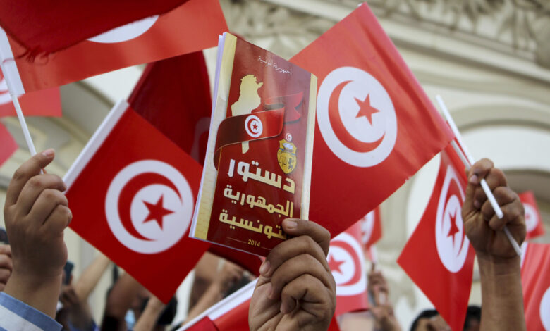 الفصل 80 من الدستور التونسي